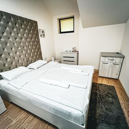 Splendor Boutique Питещ Екстериор снимка